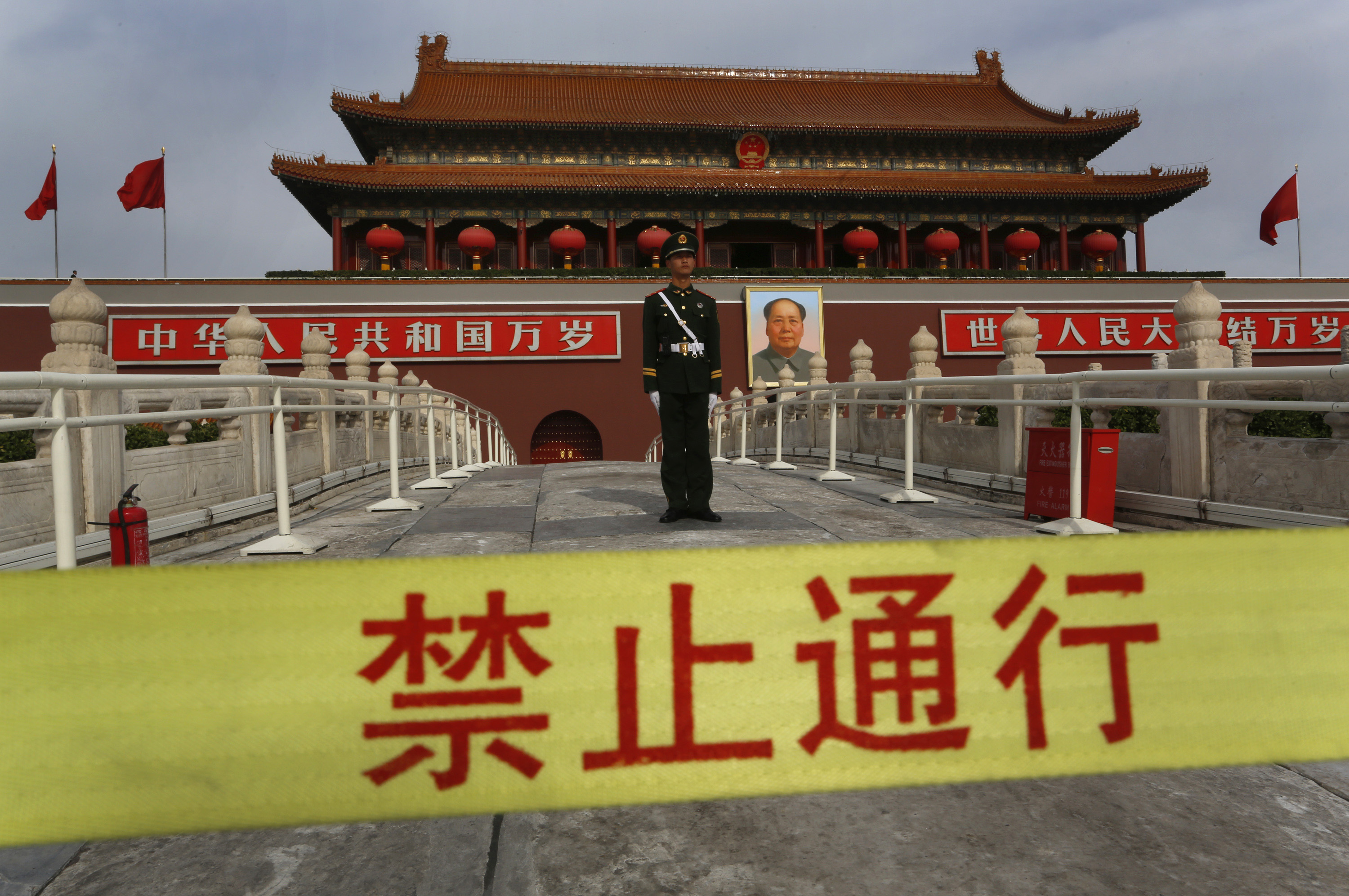 美國自由之家發布全球自由報告，中國僅9分仍列不自由國家，而香港也降至40分，西藏更是0分。圖為北京天安門廣場。(美聯社/達志影像)