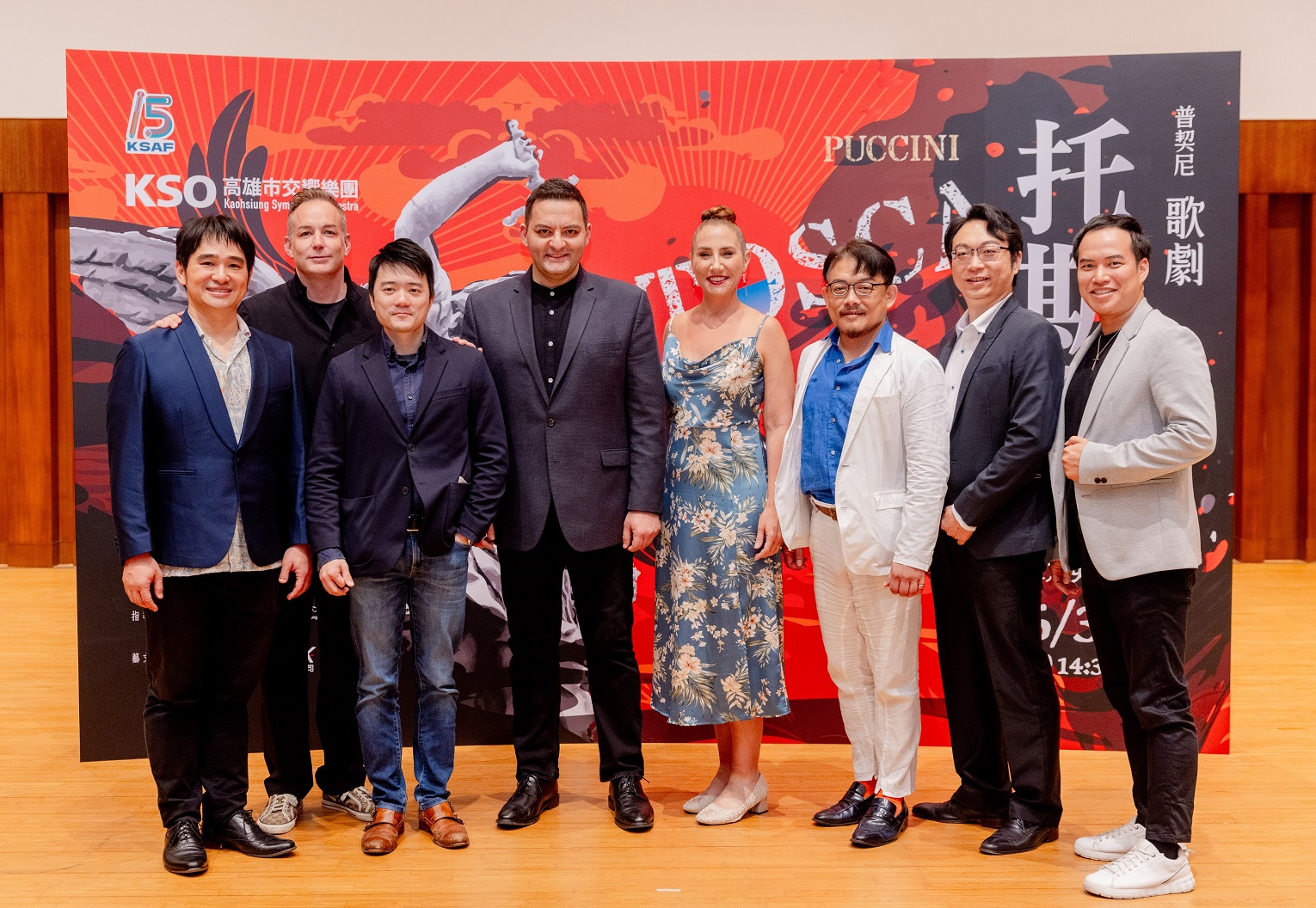 今年適逢義大利歌劇大師普契尼逝世100週年，2024高雄春天藝術家推出其代表作《托斯卡》，由指揮吳曜宇率高雄市交響樂團及國內外知名製作團隊與聲樂家，向大師致敬。(高雄市愛樂文化藝術基金會提供)