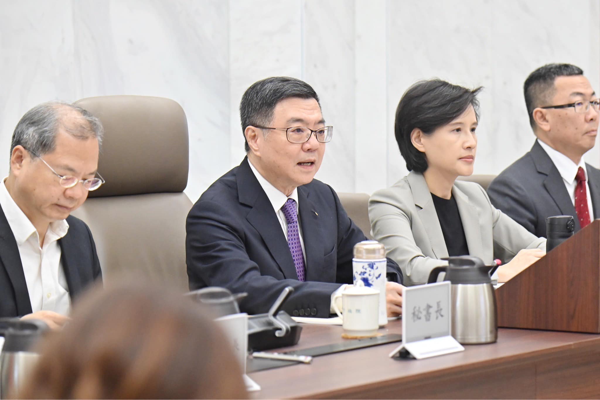 行政院會21日通過「海關進口稅則」部分稅則修正草案，原產於巴國去骨豬肉、小麥粉等17項貨品進口免關稅。(FB@卓榮泰)