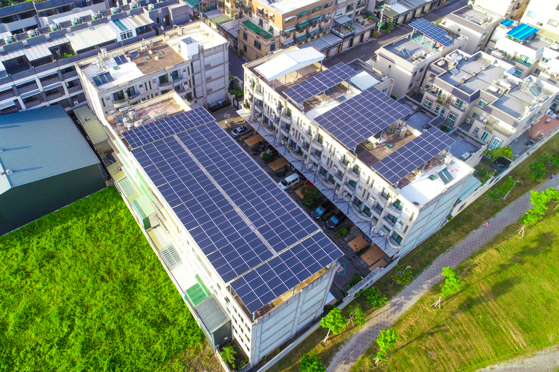 經濟部15日公布全國電力資源供需報告指出，綠能2成目標將再延1個月，等到2026年11月才會達標。(圖：中央社)