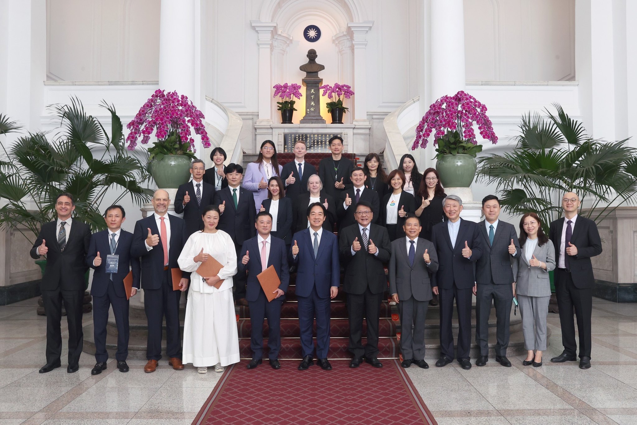 賴清德總統頒發就業金卡暨接見優秀持卡人。(總統府提供)