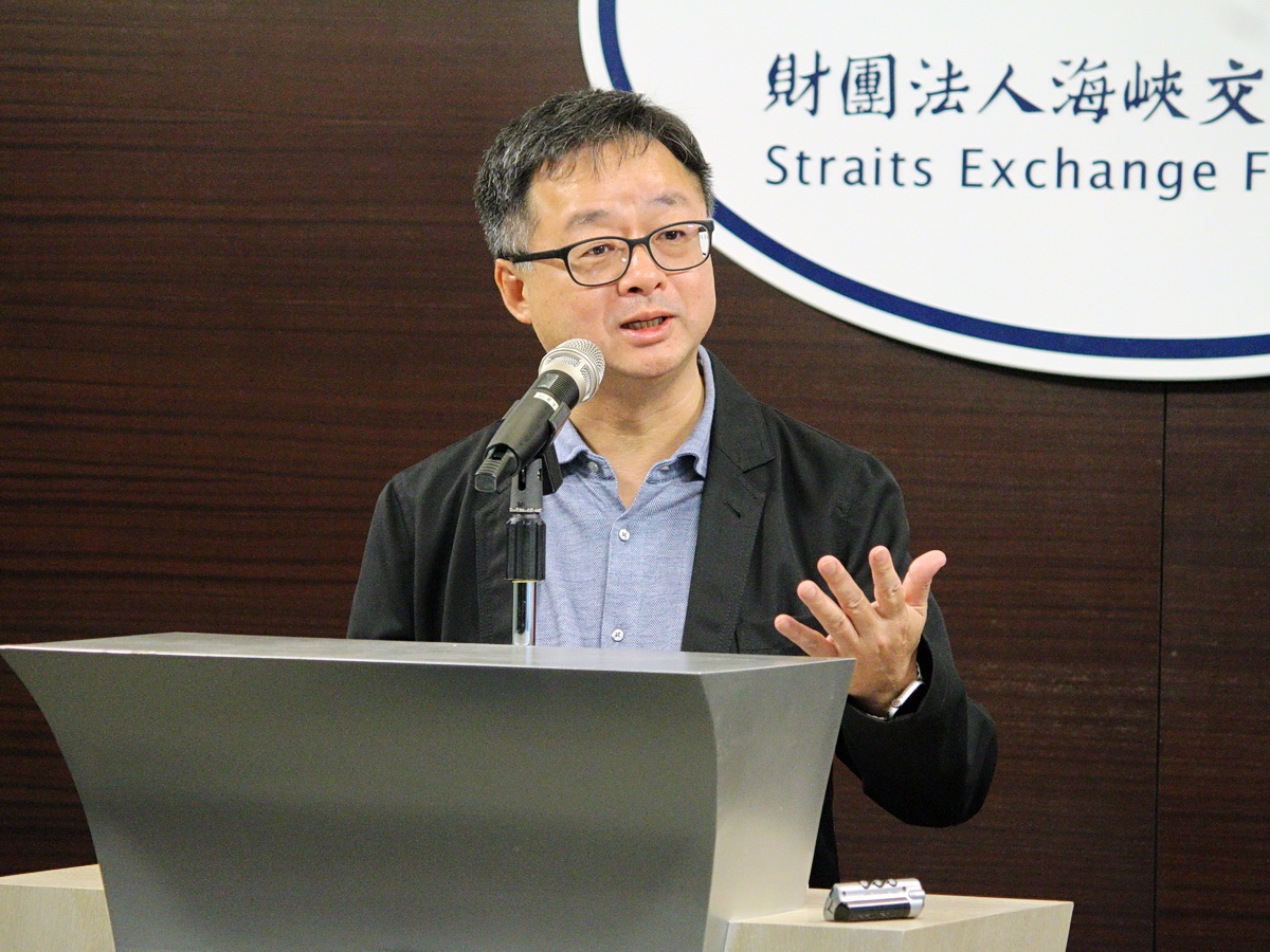 海基會祕書長羅文嘉12日表示，中國大陸各地陸續成立「警稅合成作戰中心」，不僅加強查稅，還會倒查追稅30年，要提醒大陸台商密切注意 (央廣記者王照坤 攝)