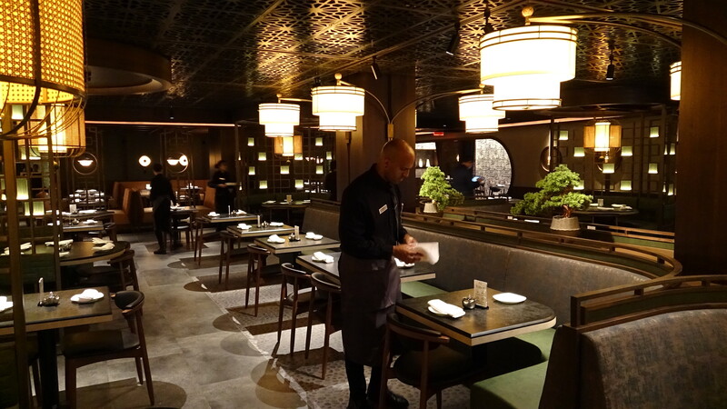 鼎泰豐紐約店占地超過700坪，裝潢布置走豪華都會風。 (圖：中央社)