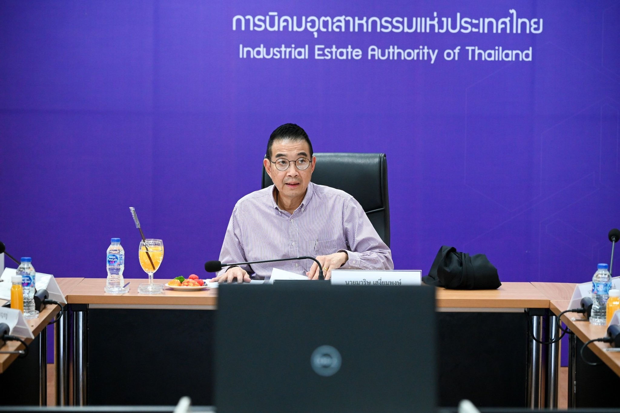 泰國外長馬里斯表示，針對泰國銀行涉嫌與緬甸進行武器交易一事，泰國政府將啟動調查。(X平台@AmbPoohMaris)