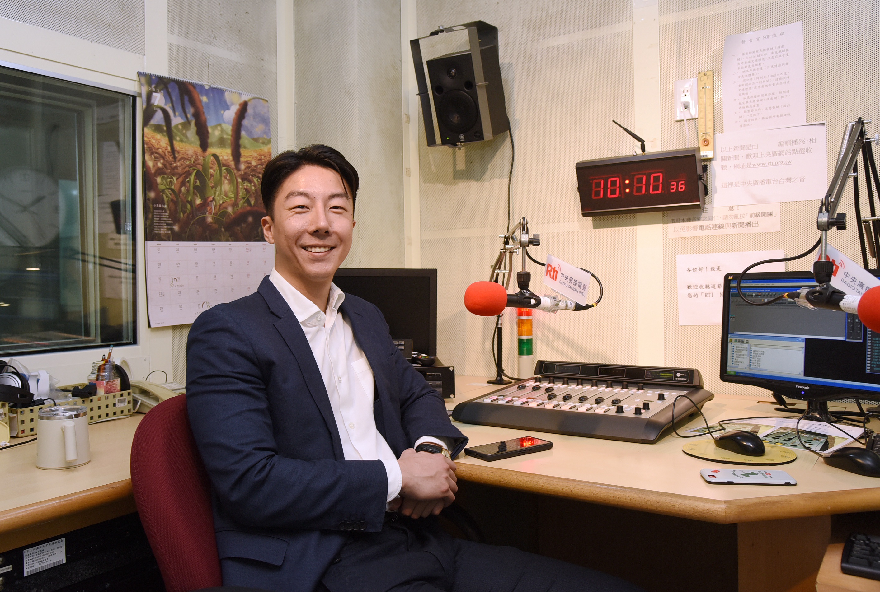 民進黨發言人吳崢19日接受央廣跟今日新聞NOWnews合作的podcast節目「東南亞夯什麼」專訪。