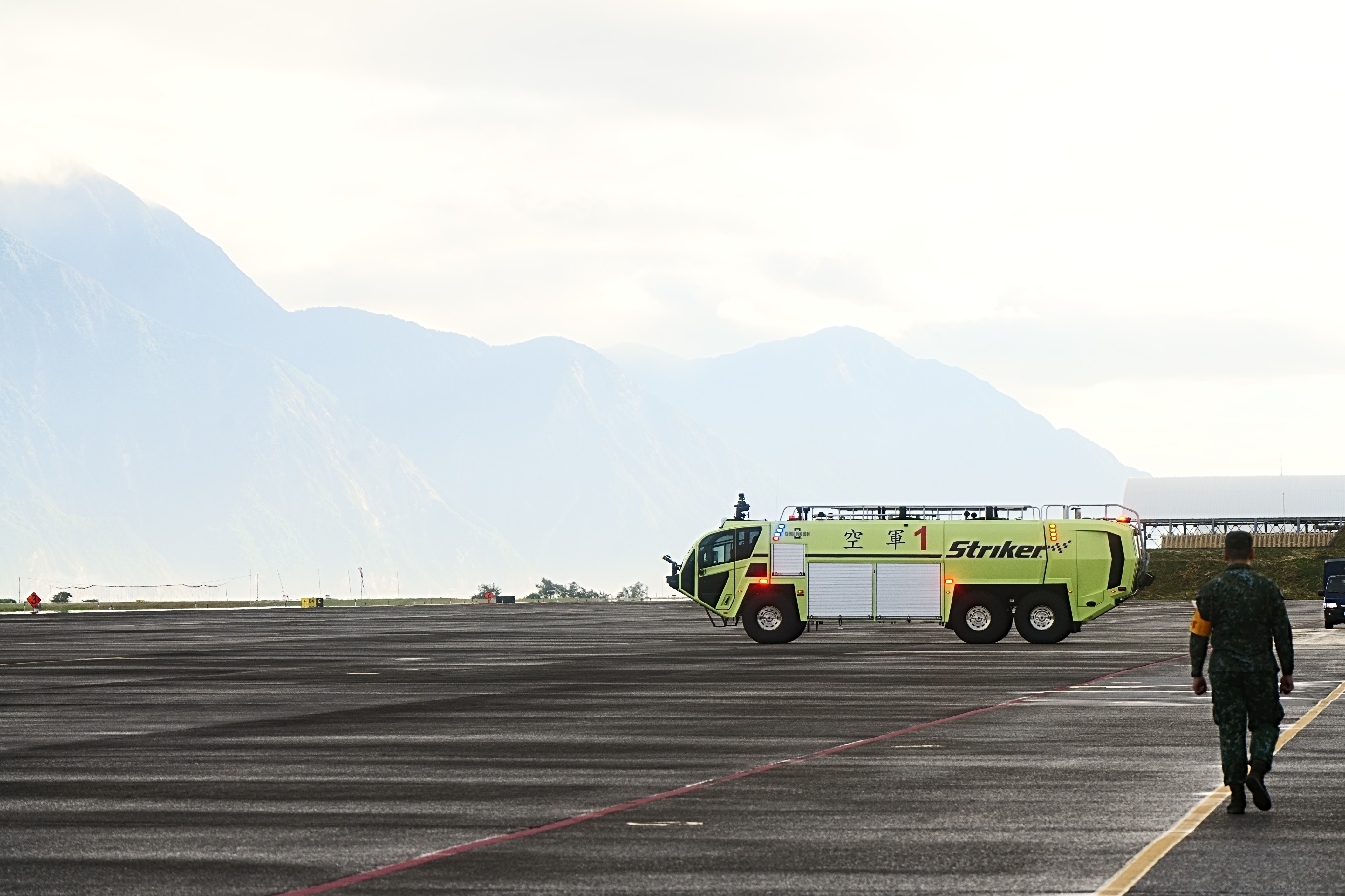 漢光40號演習進入第二天，但受颱風凱米影響，花蓮空軍基地多項主力戰機演訓科目遭到取消。(記者楊仁翔 攝)