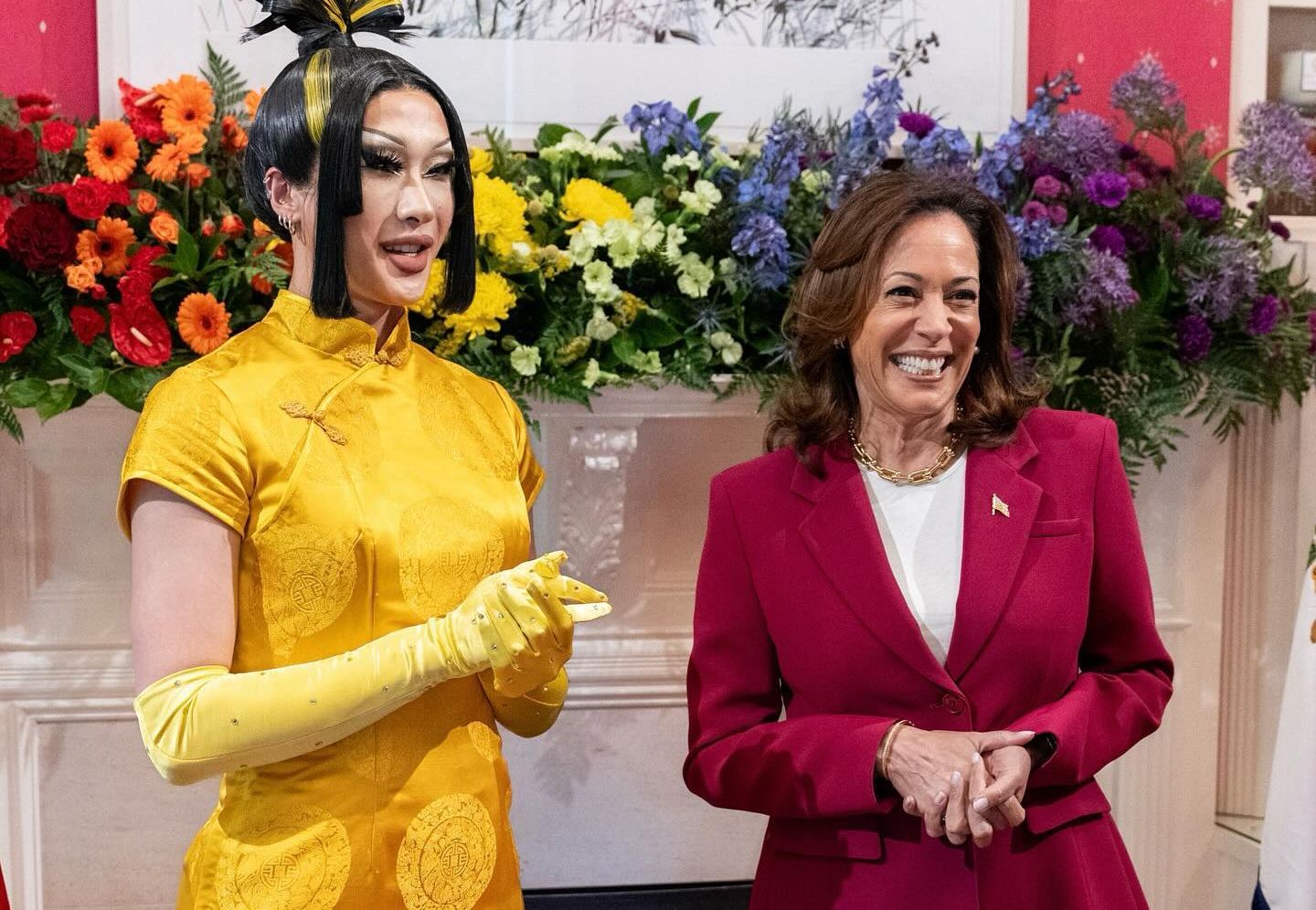 賀錦麗力挺LGBTQ 驕傲月與台灣變裝皇后妮妃雅同框。 (圖:妮妃雅IG)