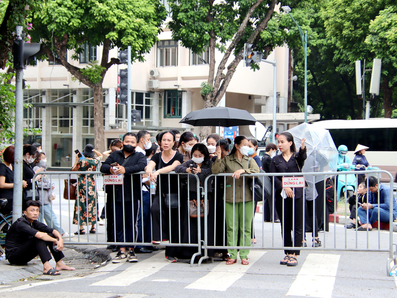 越共總書記國葬 民眾排隊弔唁「仲伯伯」-新聞-Rti 中央廣播電臺