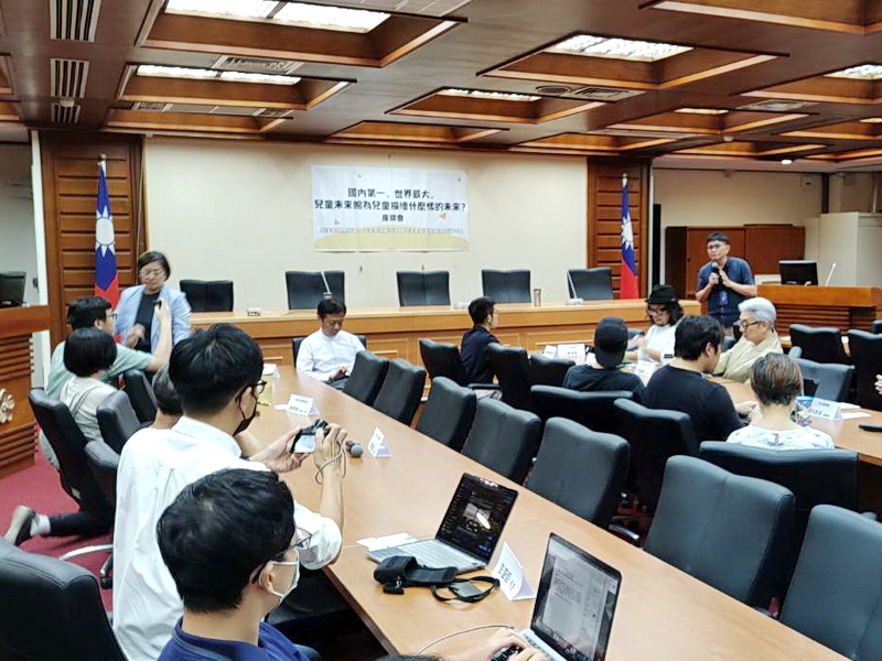 立委陳培瑜、張宏陸、蘇巧慧關注國家兒童未來館進度，29日在立法院舉辦座談會，邀請文化部官員、學者專家與民間團體代表出席討論 (央廣記者王照坤 攝)