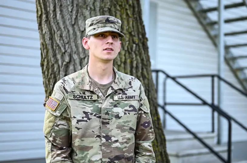 美國陸軍情報分析員舒茲（Korbein Schultz）。(圖:美陸軍第181旅)