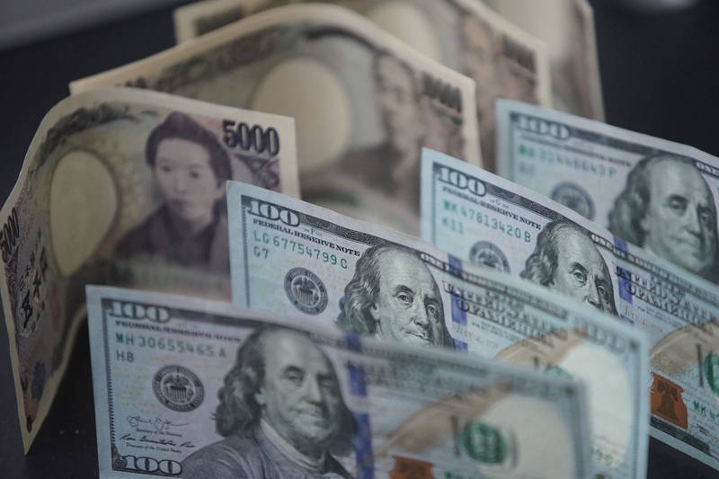 石破茂針對貨幣政策由鷹轉鴿，使得日圓兌美元在2日、3日連兩天重貶，貶破147日圓價位。(圖：中央社)