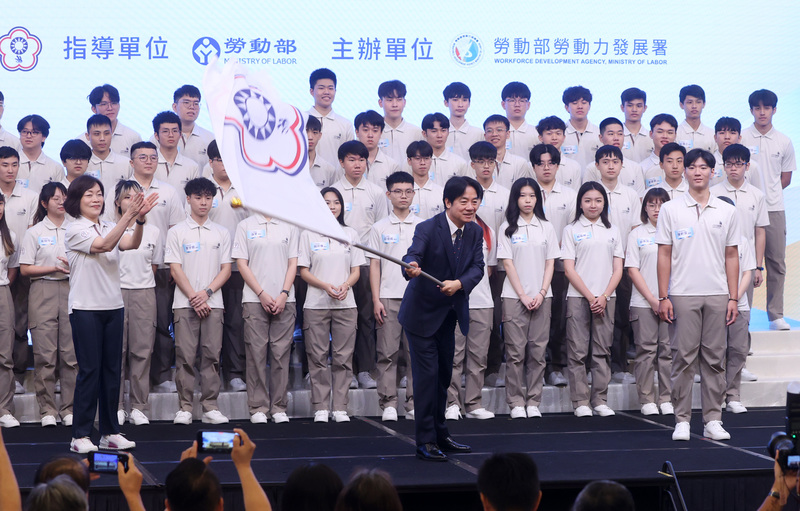 就職滿百！賴總統用選舉補助款送替角力隊孩子添新鞋  中國歌手王以太「中國台灣」宣傳照貶低台灣入境遭否 陸委會：不會天羅地網搜查 episode artwork