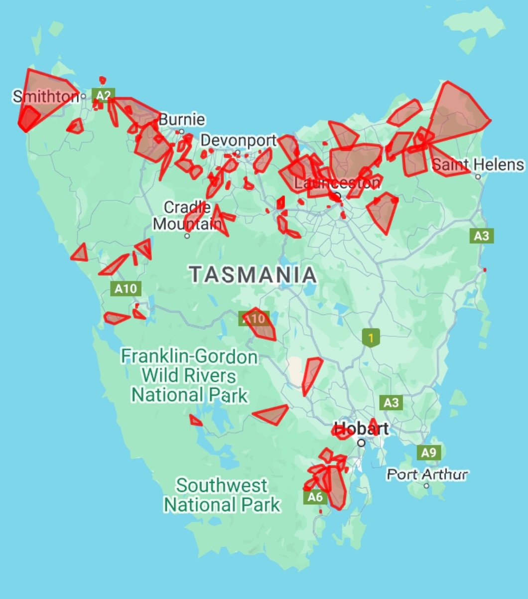 澳洲國營的電力公司「塔斯網絡公司」1日早上在臉書上表示：全州各處約3萬客戶今天早上無電可用。」(圖：Tasnetworks臉書)