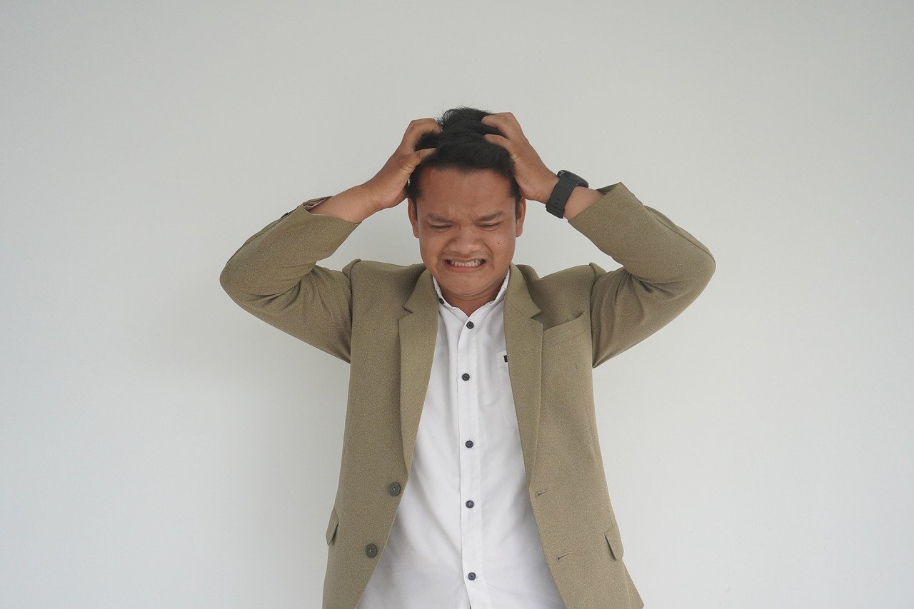 颱風來襲大氣不穩，出現頭暈症狀小心得了「氣象病」。示意圖。(pixabay圖庫)