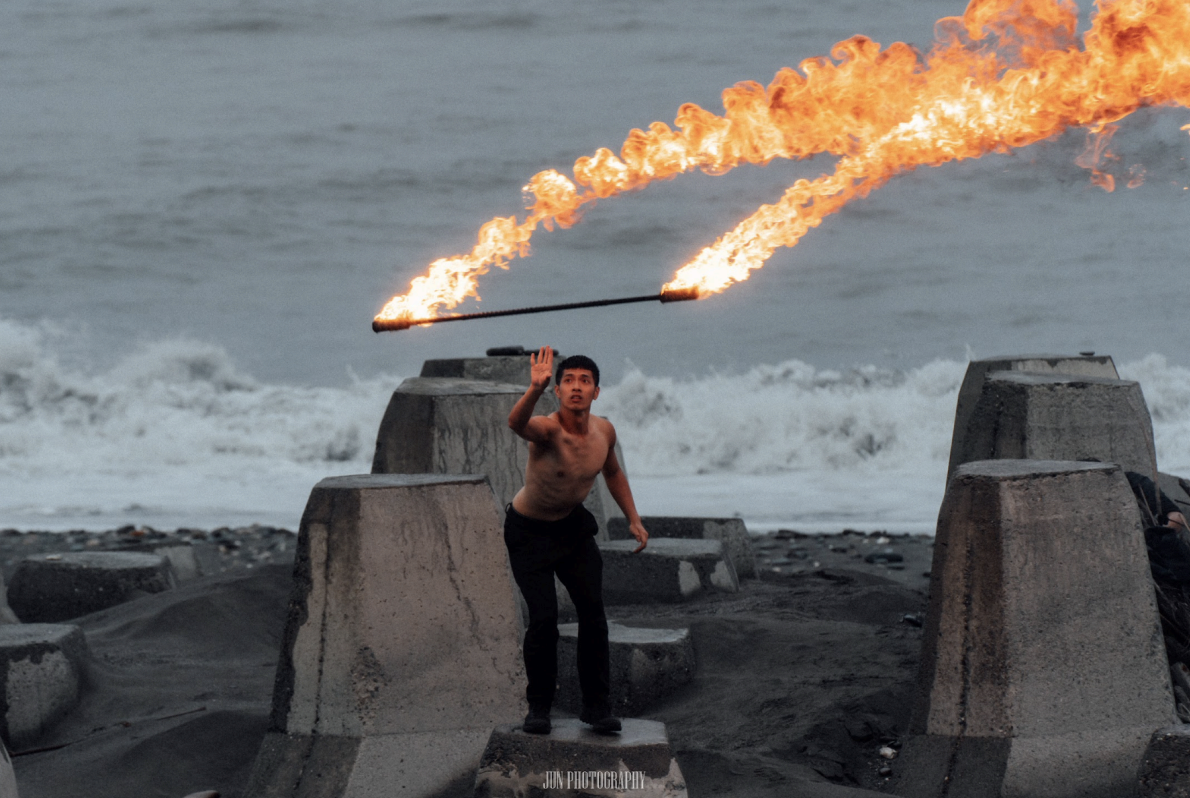 以台東山海美景優勢作為舞台的台東藝穗節，今年採全國徵件模式，共入選包含複象公場、阮劇團等14個團隊精彩演出， 10月起將在台東各鄉鎮城市與山海之間演出。(台東縣文化處提供)