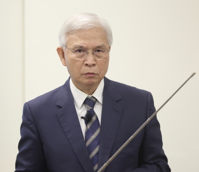 央行總裁楊金龍24日表示，央行正在聽取各方意見，若有必要，對於需要協助的無辜者，可能會推出相關協處措施或排除條款，會盡快提出配套措施。(圖：中央社)