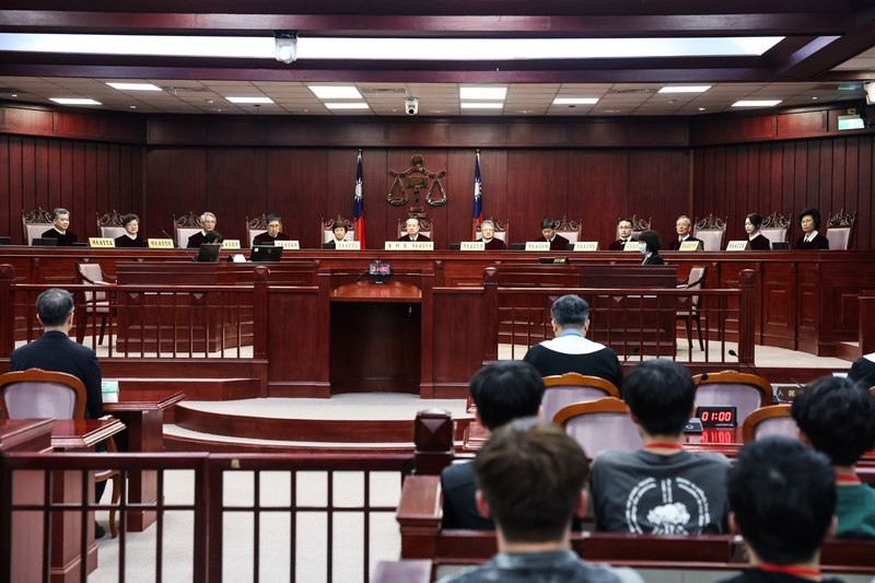 針對死刑釋憲案，憲法法庭20日下午宣判，殺人罪等以死刑為最重本刑合憲，但限縮適用。 (圖：中央社)