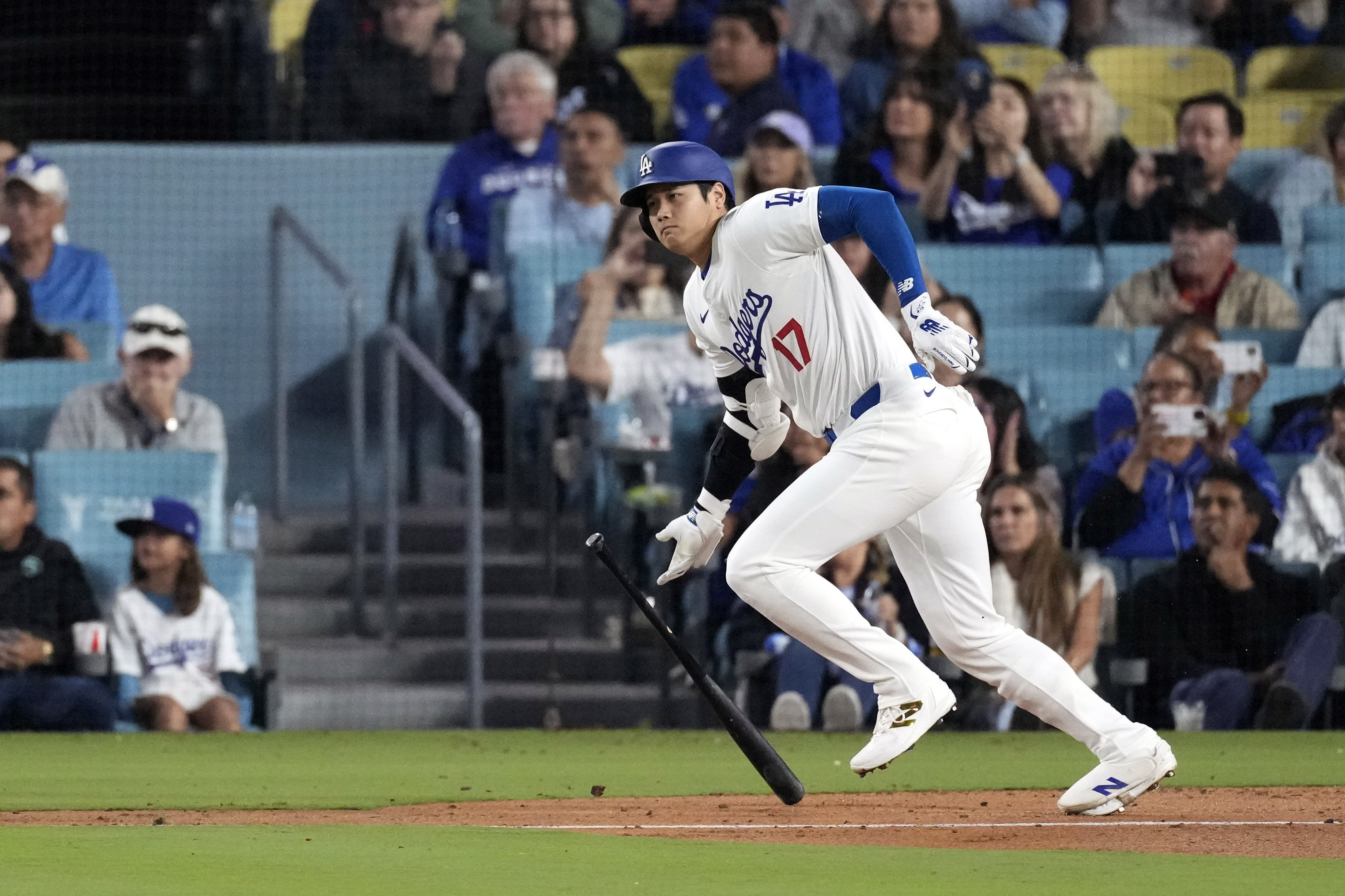 道奇隊球星大谷翔平20日出戰科羅拉多洛磯，又以1轟1盜持續將大谷障礙推高。(美聯社／達志影像)