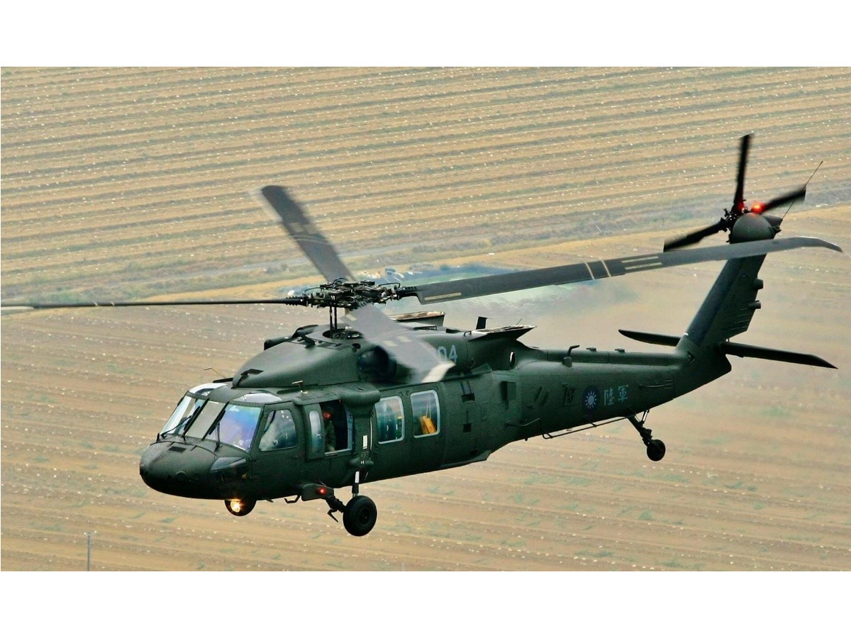 國慶籌備委員會表示，陸軍UH-60M黑鷹直升機將於26日清晨，通過總統府上空實施飛行航線會勘及試航 (慶籌會提供)