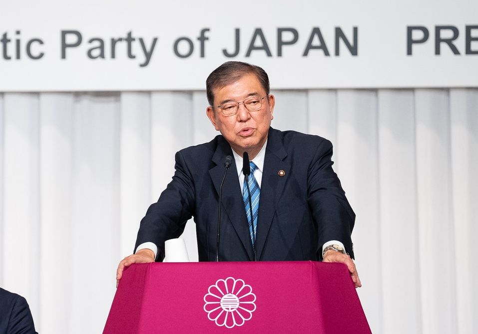 日本首相石破茂(Shigeru Ishiba)(圖)提倡亞洲北約屢遭質疑，因而下令自民黨設新機構討論。(臉書)
