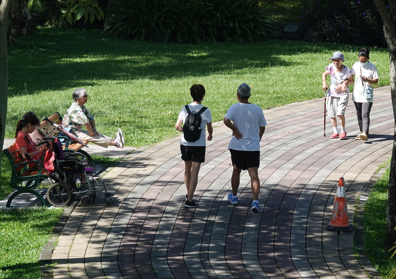多雲到晴短暫雨 晚起大台北降雨機率增。 (圖：中央社)