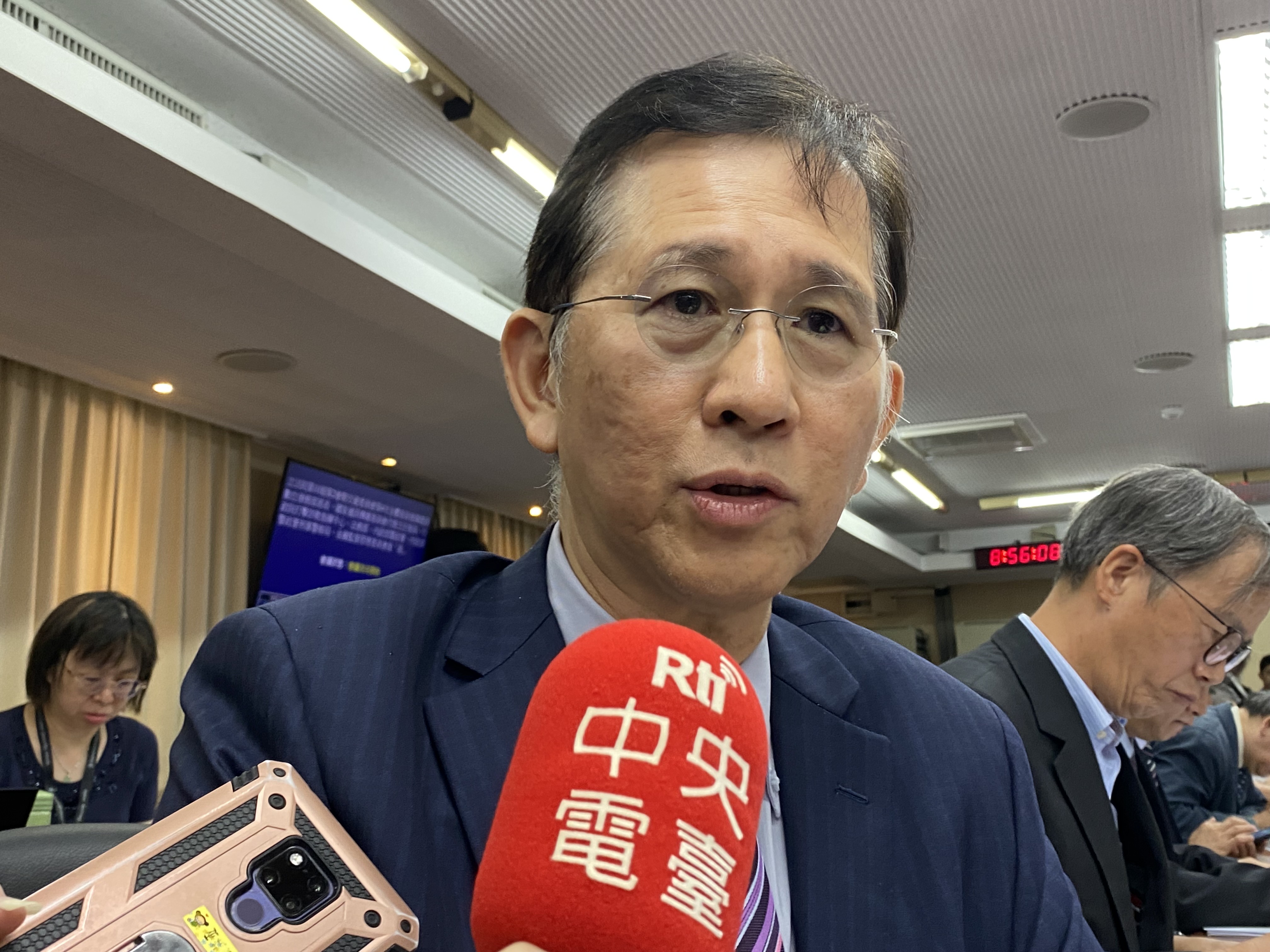 數位發展部長黃彥男表示，因應雙十國慶，數發部也將資安警戒升級，24小時全面監控待命。(資料照/吳琍君 攝)