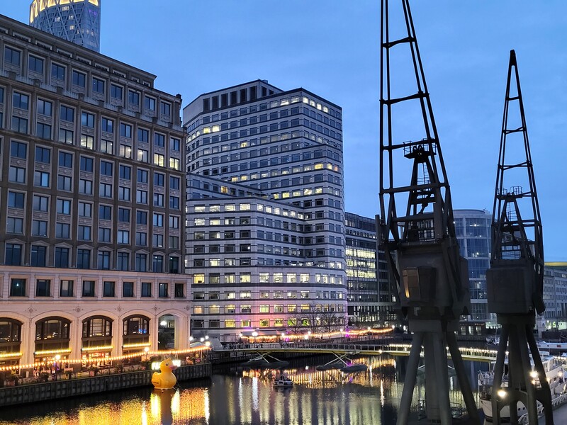 以英國為根據地的跨國研究組織「中國戰略風險研究所」（CSRI）近日指出，英國政府的對中關係盤點宜以經濟安全為首要課題。圖為倫敦新興金融商圈金絲雀碼頭（Canary Wharf）一隅。 (圖：中央社)