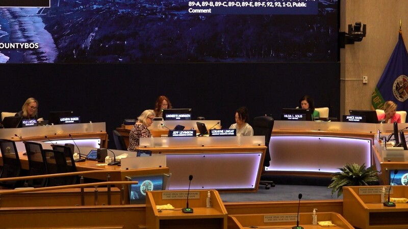 美國加州洛杉磯郡5位民選首長「郡監督」8日在郡議會通過決議，訂2024年10月10日為「中華民國（台灣）國慶日」。照片攝於5月郡議會議場。 (圖：中央社)