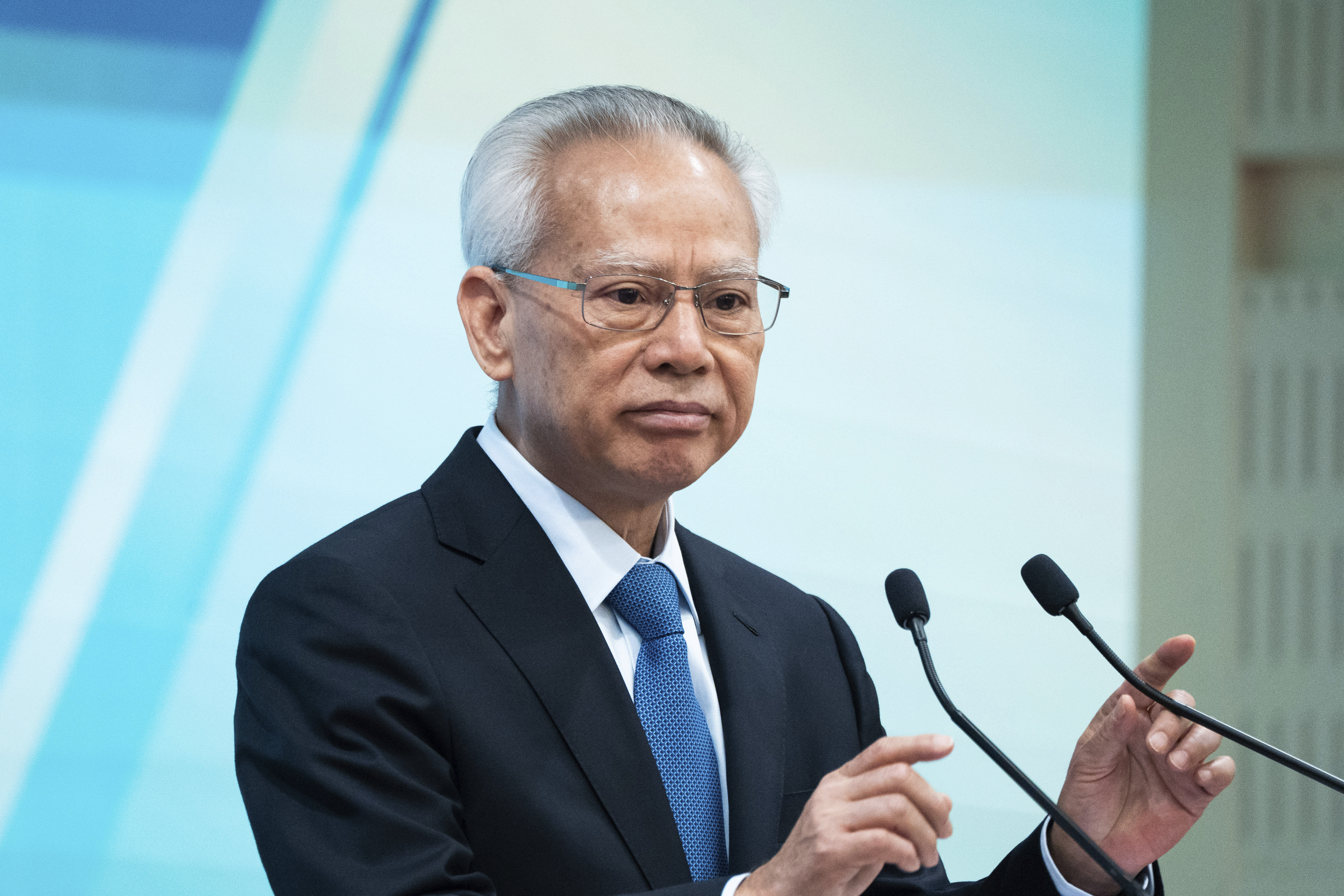 澳門13日舉行第6任行政長官選舉，唯一候選人岑浩輝以得票率98.99%當選。(美聯社/達志影像)