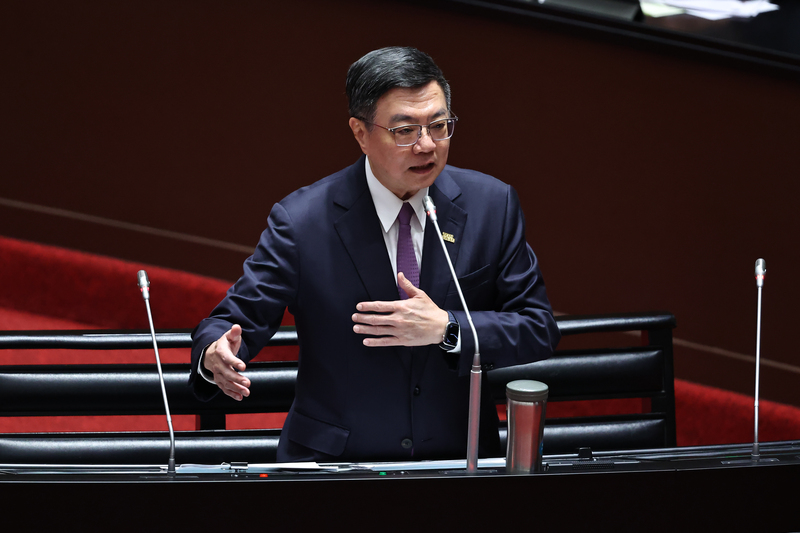 行政院長卓榮泰18日出席立法院施政報告時提到，對於機關內部出來的人，對機關的批評，必須格外看重，如果屬實必當檢討說明。(圖：中央社)