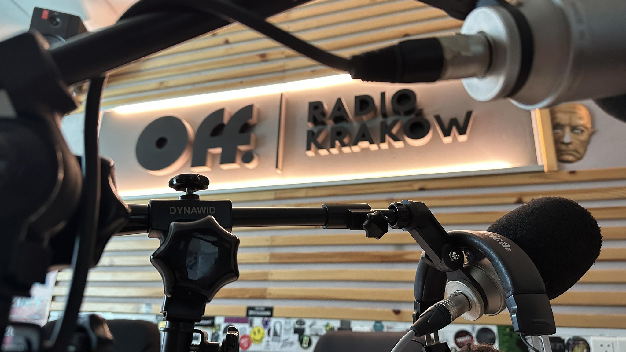 波蘭克拉克夫電台推出的AI頻道OFF Radio Krakow。 (圖:FB/offradiokrakow)