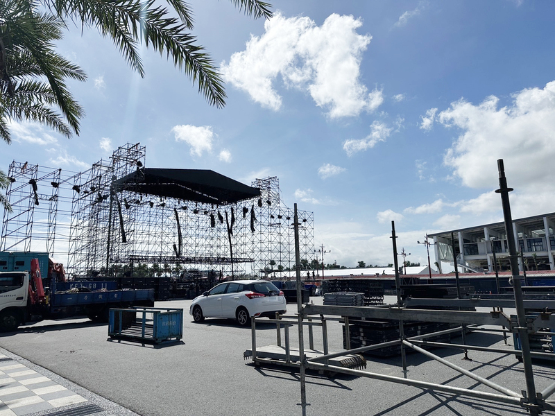 樂團五月天「一路向東」演唱會因康芮颱風來襲而延期。 (圖：中央社)