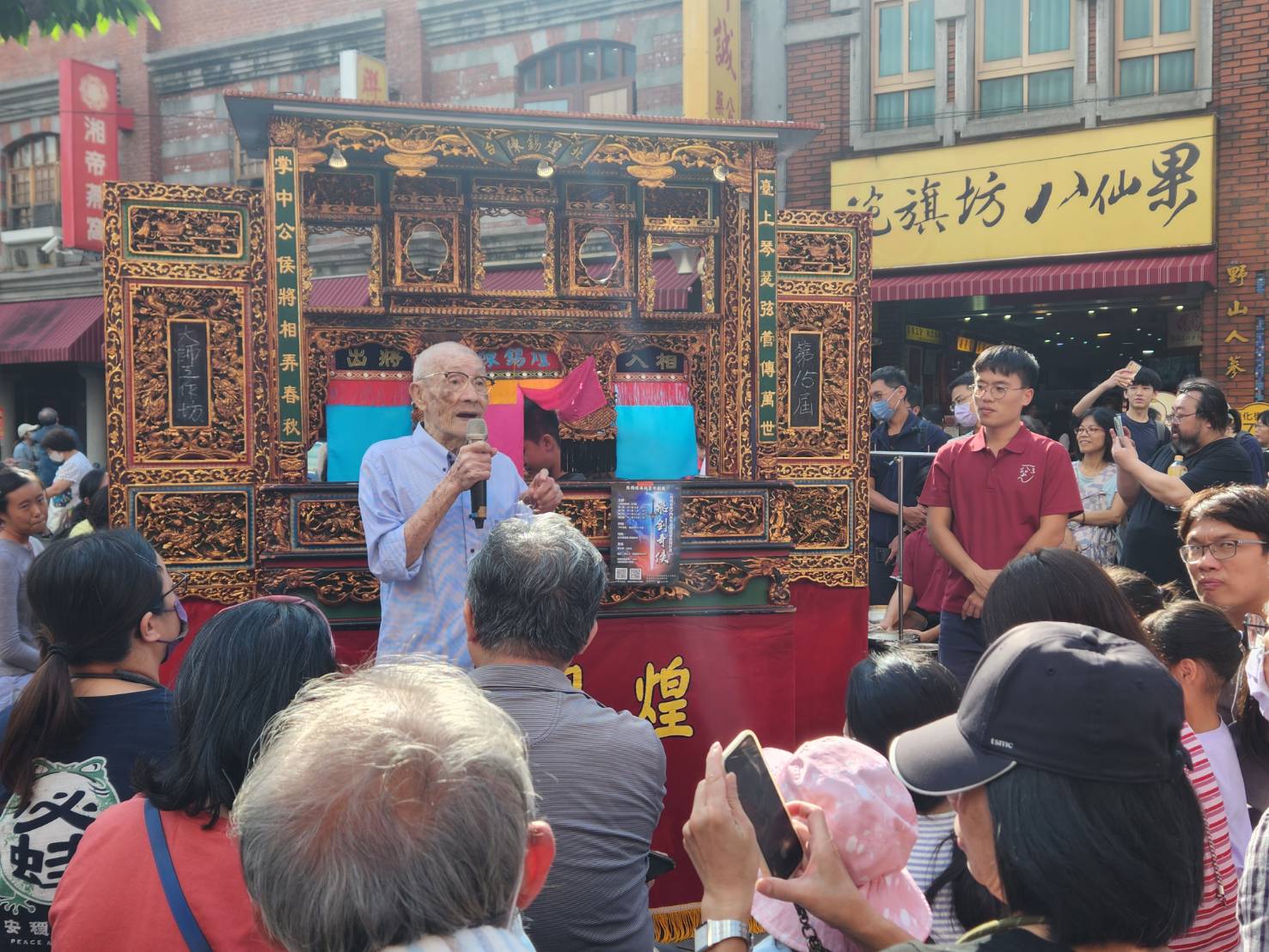 93歲陳錫煌連續15年開工作坊傳習布袋戲技藝。(江昭倫 攝)