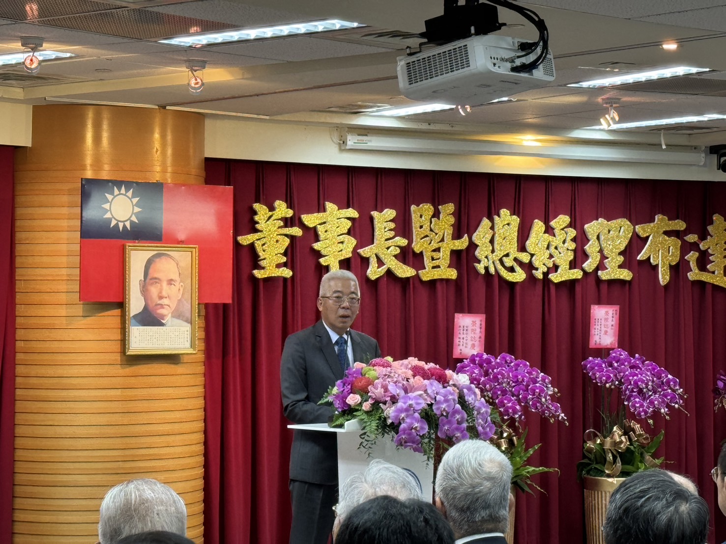 中油新任董事長方振仁4日走馬上任。(謝佳興 攝)