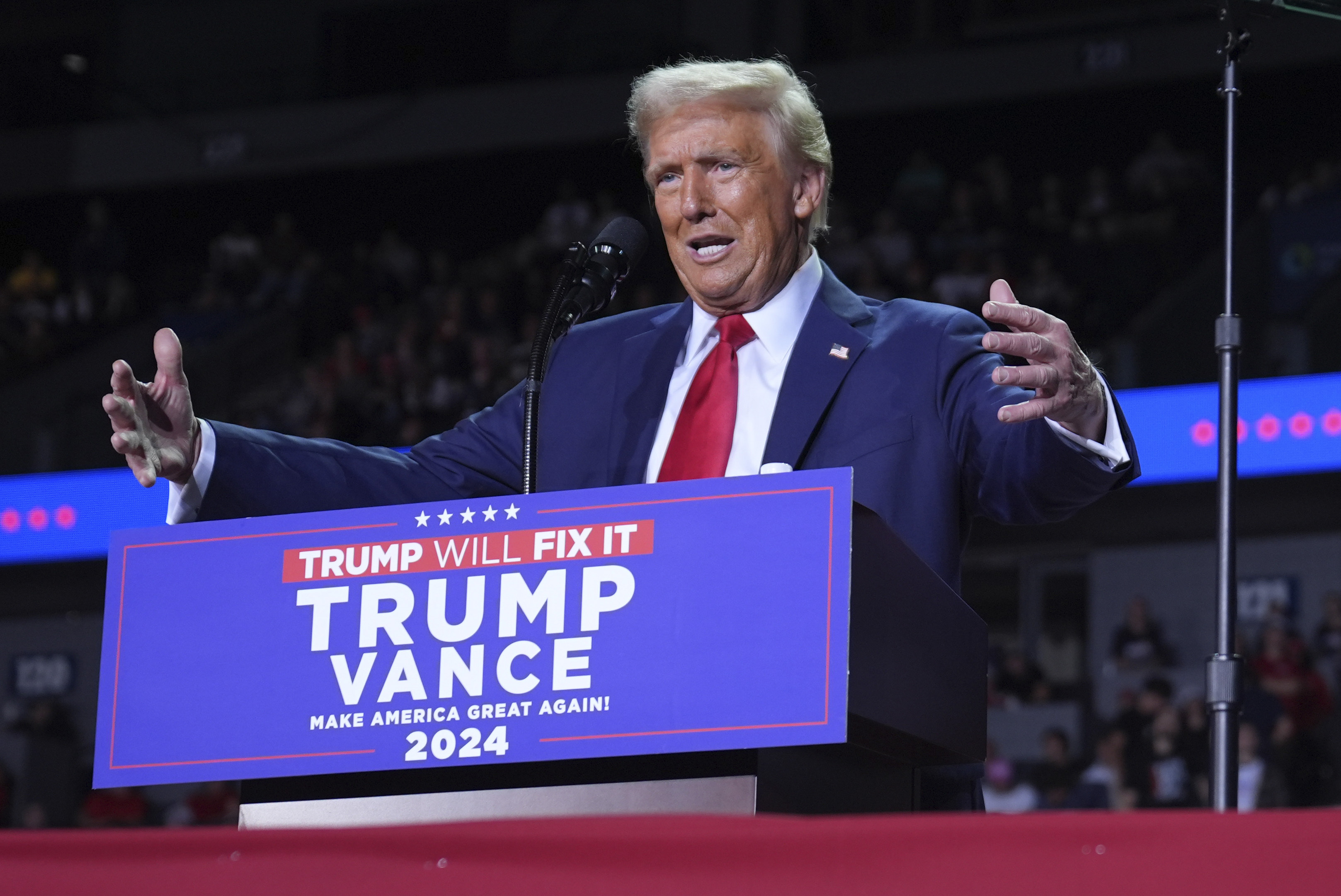 外媒報導，美國前總統川普(Donald Trump)重返白宮，引發外界擔心將加劇他對媒體的敵意。資料照。(美聯社/達志影像)