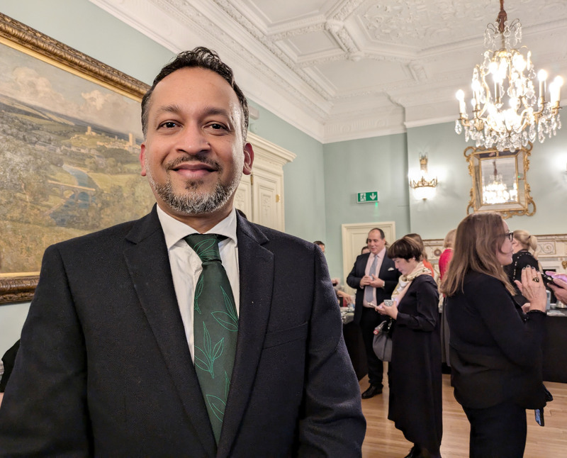 台灣紅茶近日在國際精緻茶品競賽The Leafies奪得紅茶類最高榮譽，來自斯里蘭卡的評審佩雷拉（JamesSuranga Perera）告訴中央社，評審們對台灣紅茶的高品質感到「難以置信」。 (圖：中央社)