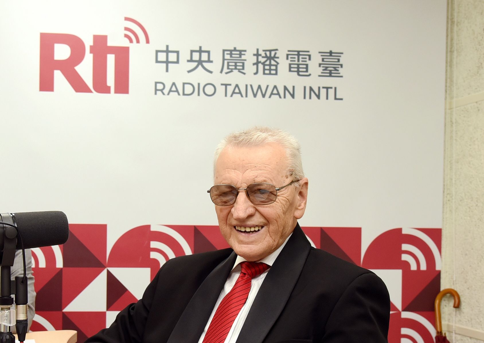 羅馬尼亞前外交官、曾任聯合國環境署法律顧問的綏保羅(Pavel Suian)教授。(江麗華攝)