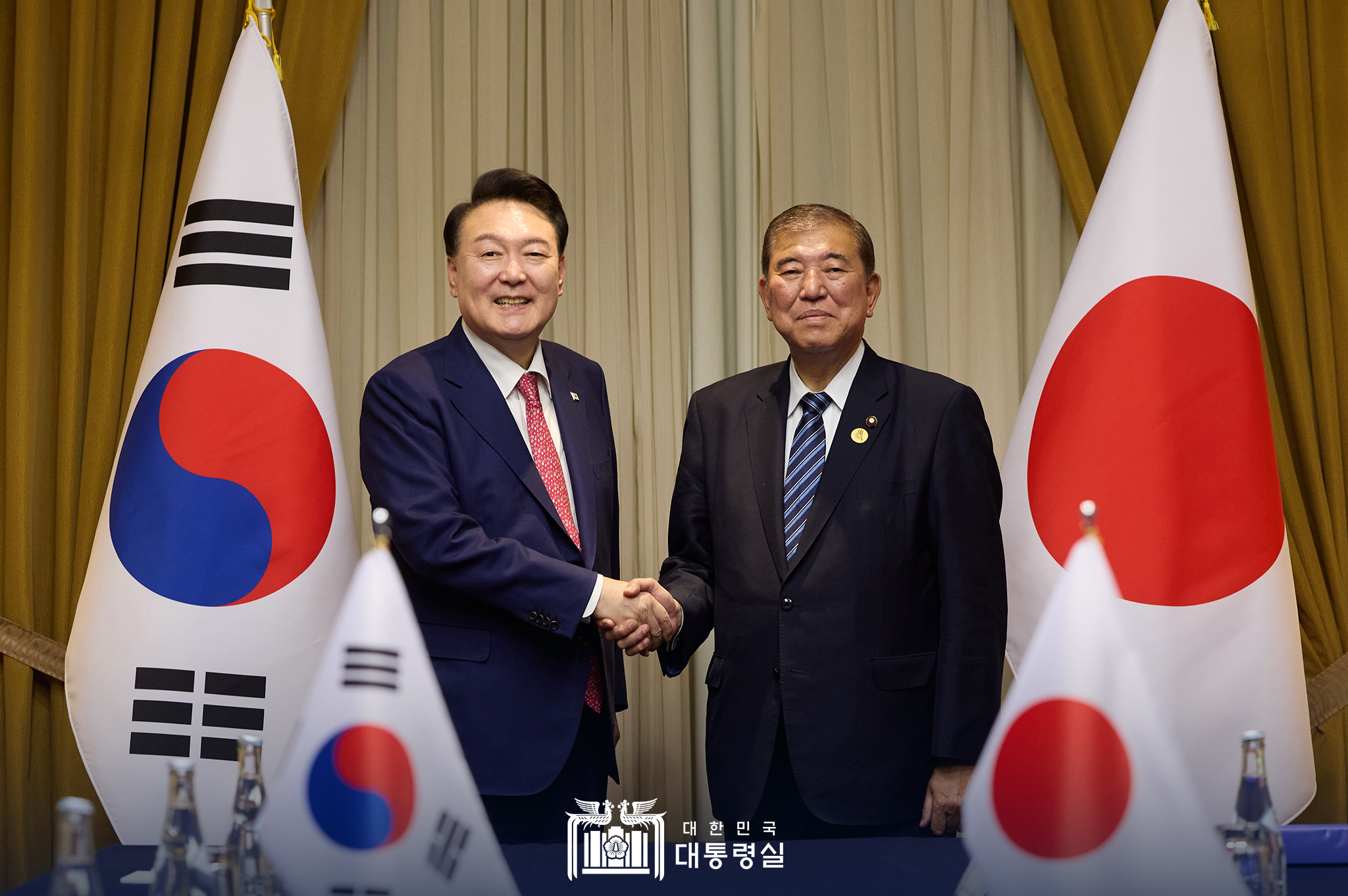 日本首相石破茂與韓國總統尹錫悅16日在秘魯APEC峰會場邊會談。 (圖:@President_KR)