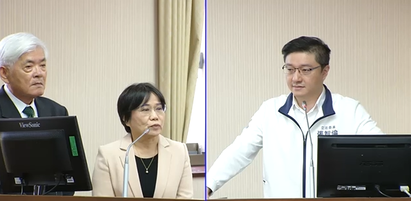 立法院內政委員會5日審查中選會預算，內政部長劉世芳(左二)回應國民黨立委張智倫(右一)質詢。(翻攝立法院國會頻道)