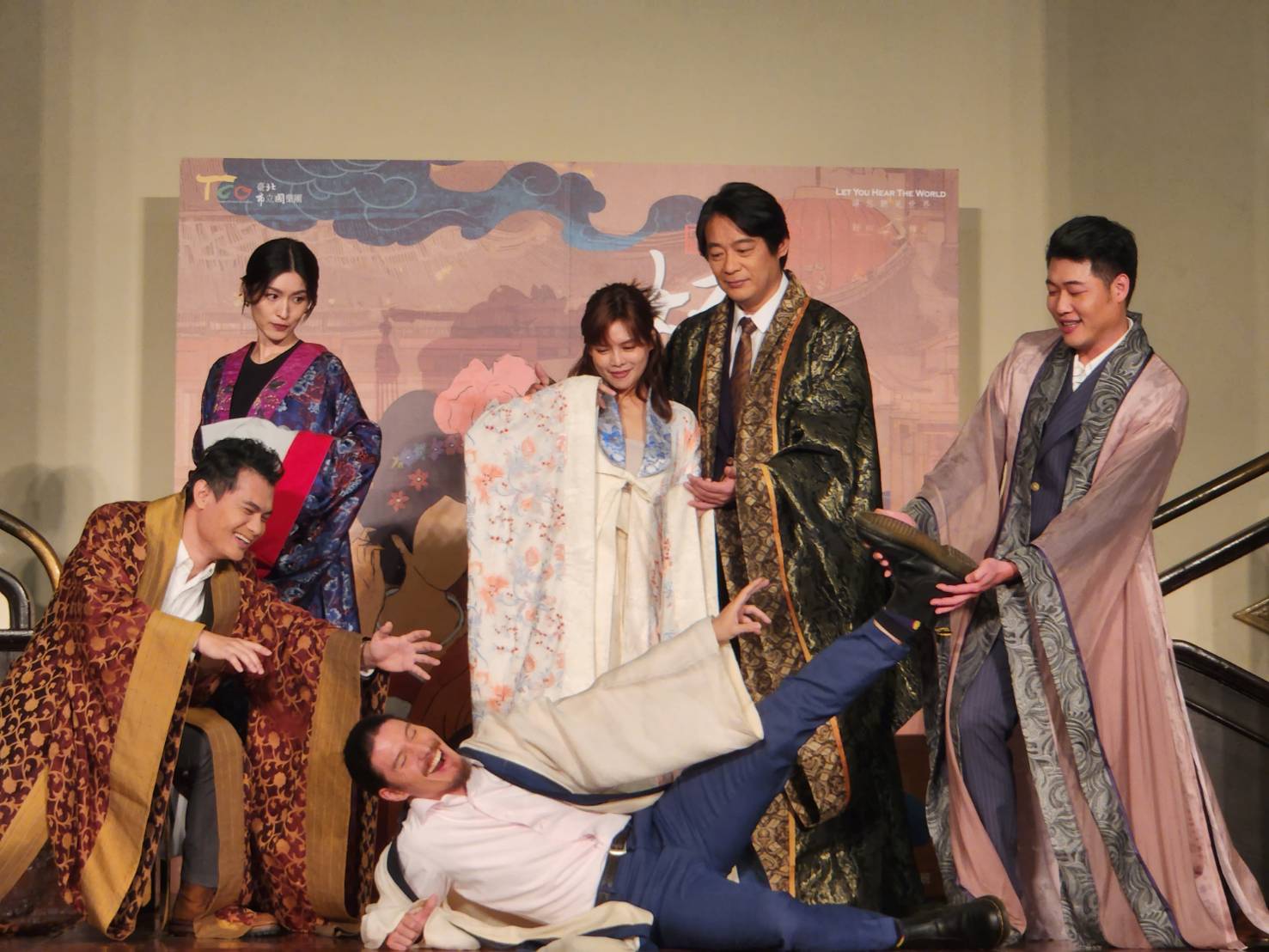 全民大劇團與台北市立國樂團合作《妃比尋常笑》音樂劇，再度顛覆歷史，將於年底熱鬧開演。(江昭倫 攝)