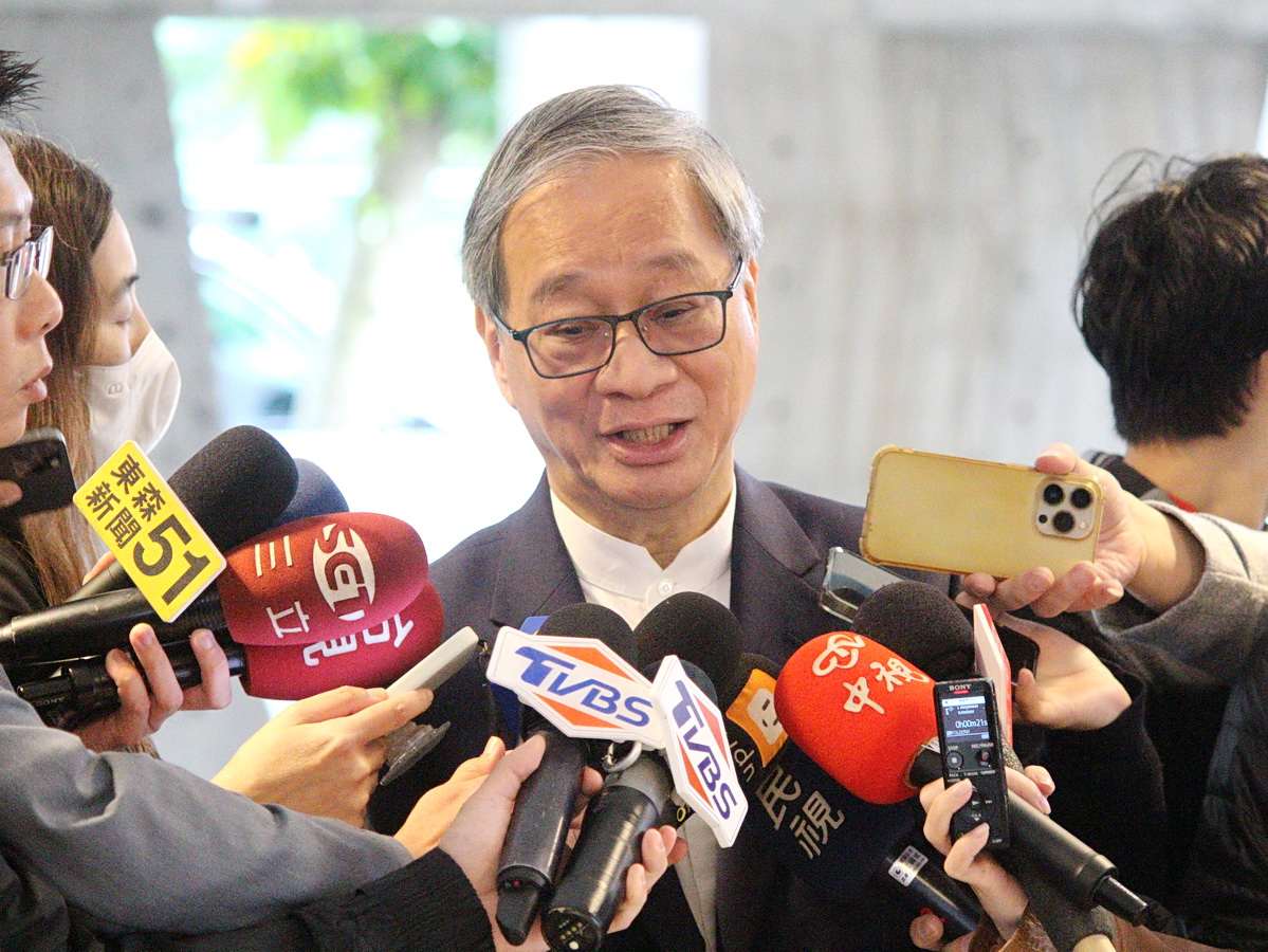 文化部長李遠7日出席世界人權日典禮後受訪表示，台灣的言論自由與民主制度不是天上掉下來，希望大家能珍惜 (央廣記者王照坤 攝)