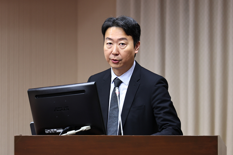 交通部長陳世凱表示，2月就會啟動費率審議委員會，台鐵新票價有機會在上半年上路。(圖：中央社)