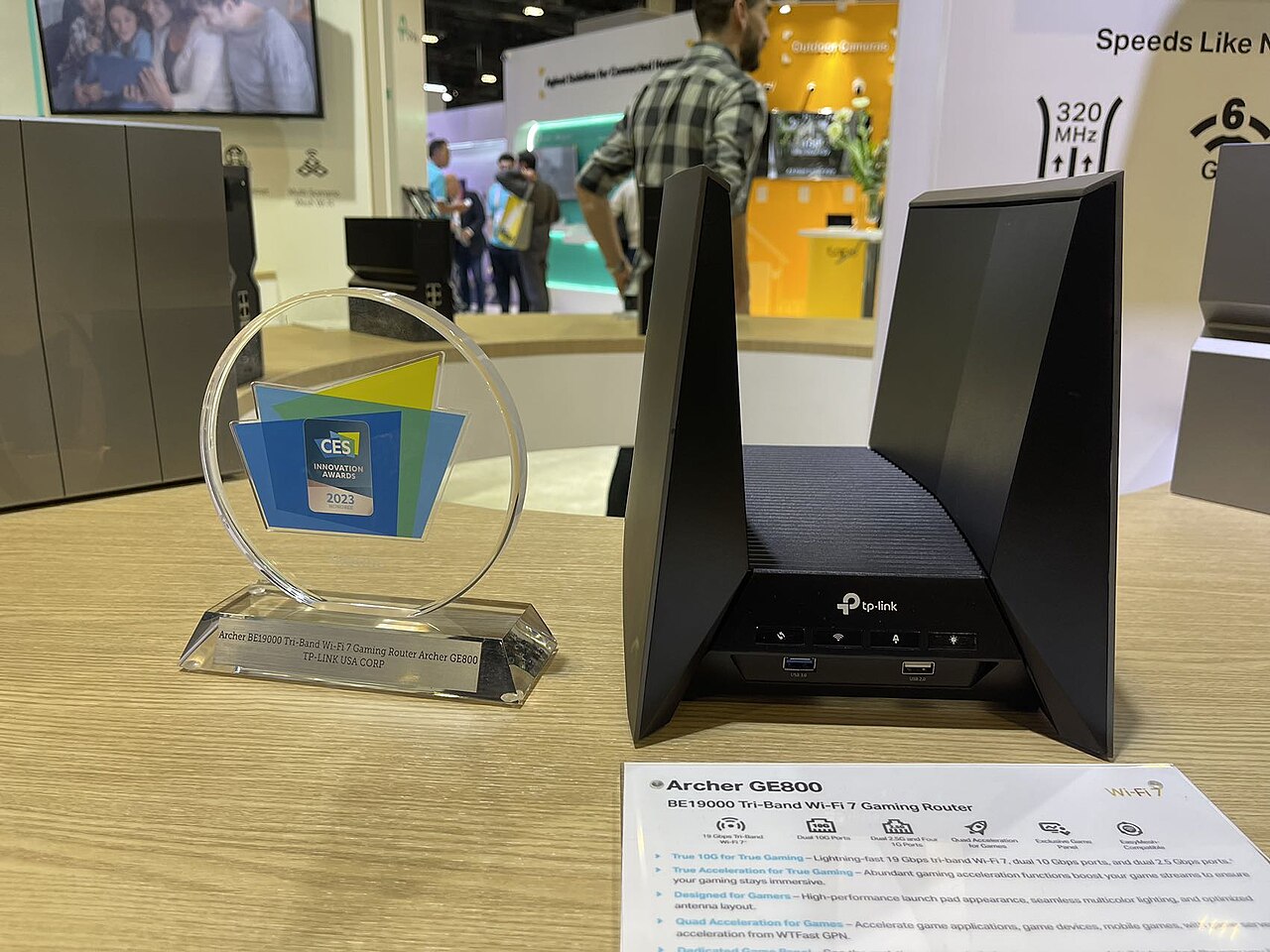 外媒報導，美國當局已對聯洲國際技術有限公司展開調查，並以TP-Link路由器最早明年禁售為目標。圖為TP-Link GE800 Wi-Fi 7電競路由器。(圖：維基百科)