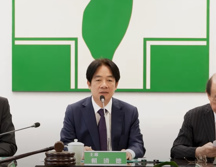 兼任民進黨主席的賴清德總統25日在民進黨中執會上呼籲全體黨公職團結一心，守護得來不易的民主自由憲政制度。(圖擷自YouTube)