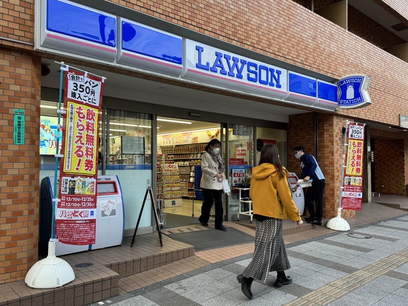 日本超商羅森（Lawson）8月30日在台灣申請商標註冊，引發將至台灣展店揣測。羅森19日時表示，目前並無在台灣開設門市的具體計畫，很感謝台灣人對羅森的期待。 (圖：中央社)