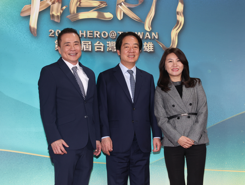 「2024 HERO@TAIWAN第2屆台灣真英雄」頒獎典禮21日在台北舉行，賴清德總統(中)受邀出席。(圖：中央社)