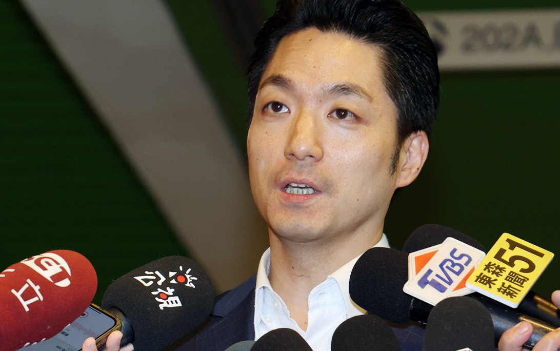台北市長蔣萬安21日指出，希望延續「班班喝鮮乳」，研議學生到超商領取鮮奶的可行性。(圖：中央社)
