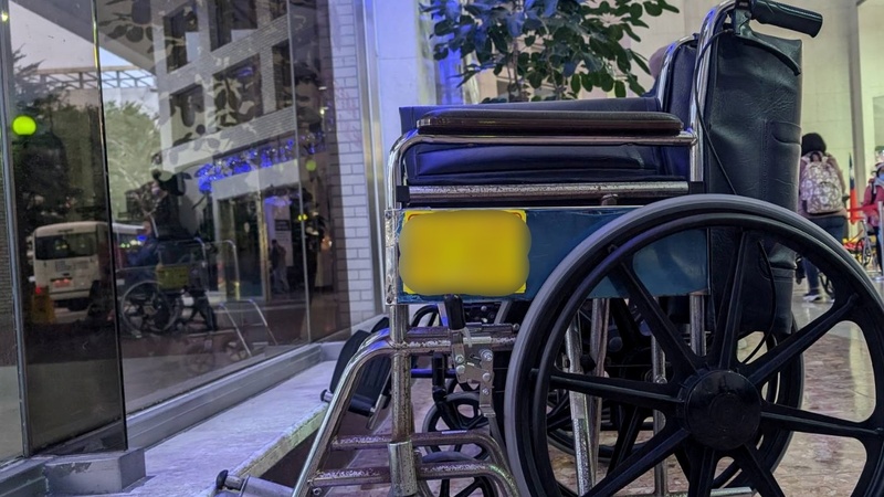 立院通過80歲以上聘外籍看護免巴氏量表，民間團體呼籲應追蹤後續家庭看護移工轉換工作原因，若確實產生排擠，應設停損點。圖為輪椅。 (圖：中央社)