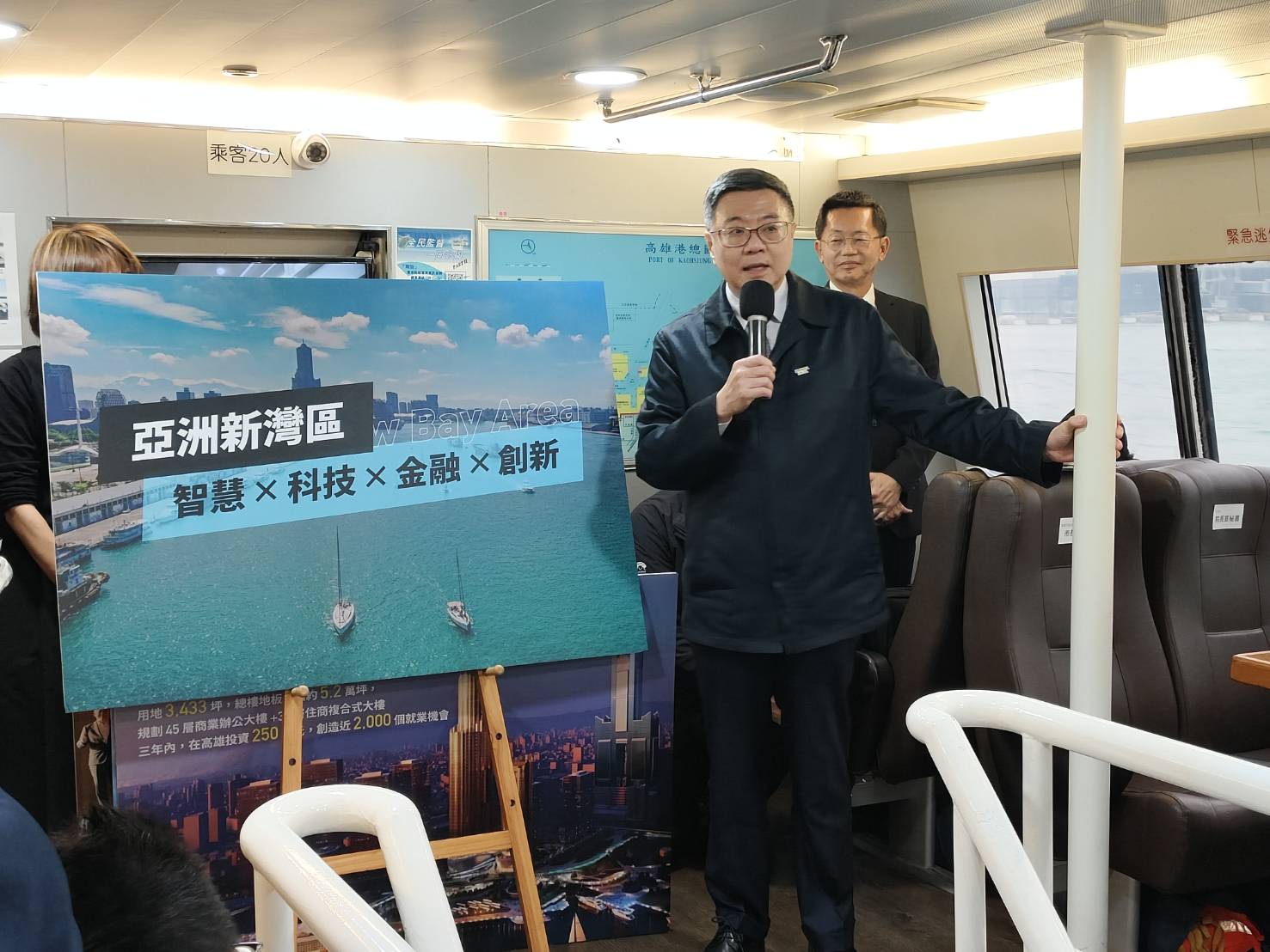 行政院長卓榮泰表示，正在努力將財劃法導回正軌，避免衝擊跨年度、跨縣市計畫。(王韋婷攝)