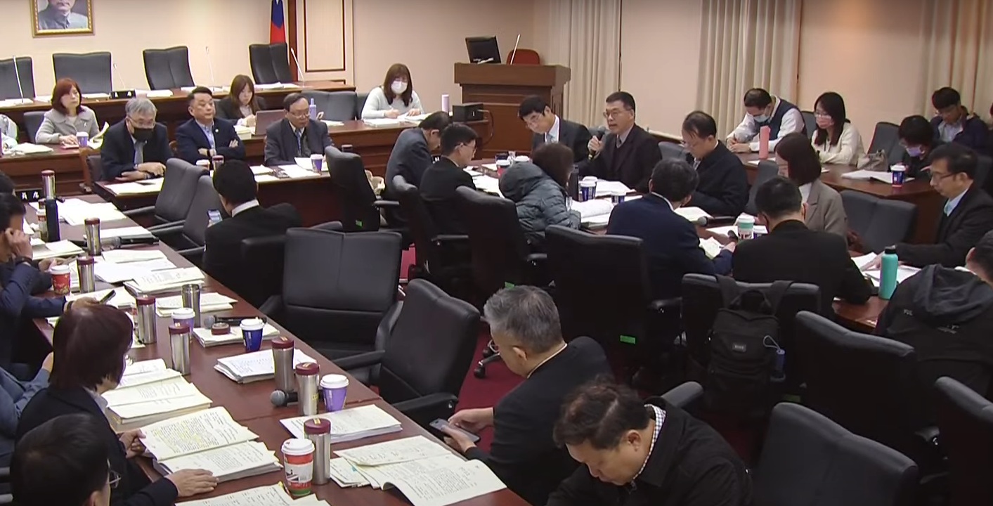 立法院交通委員會30日審查114年度中央政府總預算案關於國家運輸安全調查委員會單位預算，邀請運安會主委林信得、運安會執行長林沛達等人列席。(翻攝國會頻道)